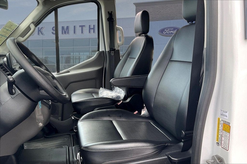 2025 Ford Transit-350 XL