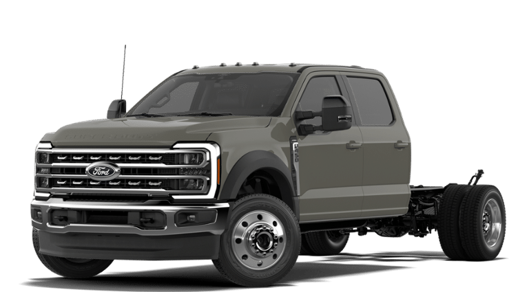 2027 Ford Chassis Cab F-450® LARIAT®