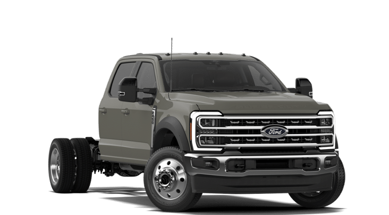 2027 Ford Chassis Cab F-450® LARIAT®