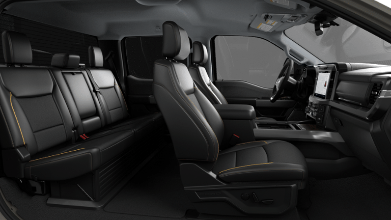 2027 Ford Chassis Cab F-450® LARIAT®