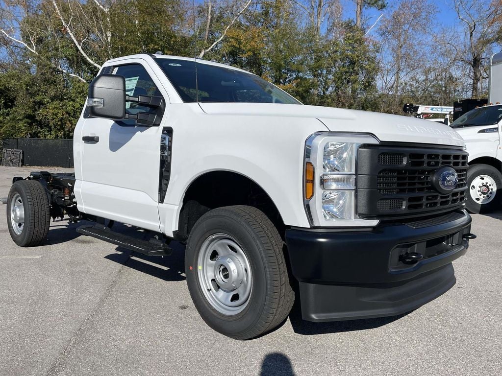 2026 Ford Chassis Cab F-350® XL