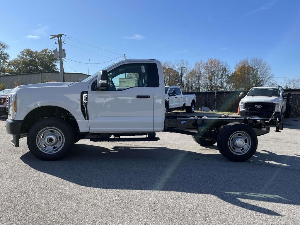2026 Ford Chassis Cab F-350® XL