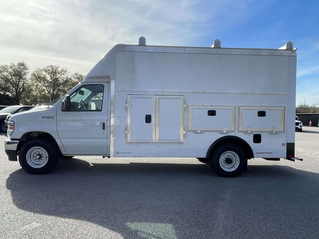 2025 Ford Econoline Cutaway E-350 SRW