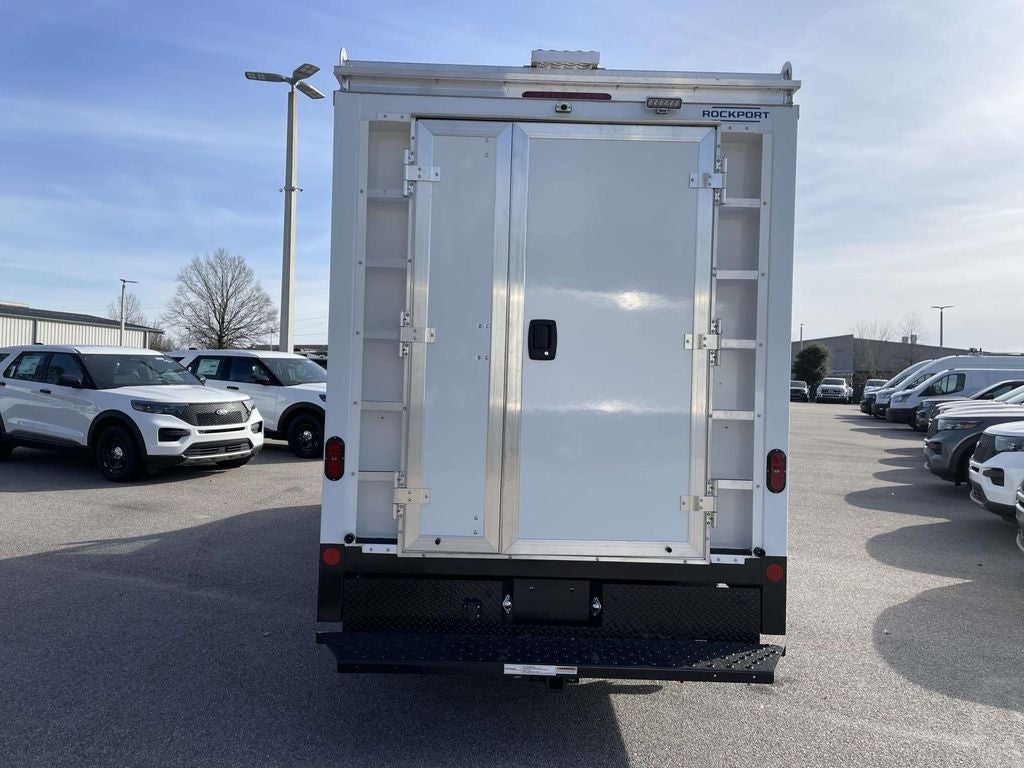 2025 Ford Econoline Cutaway E-350 SRW