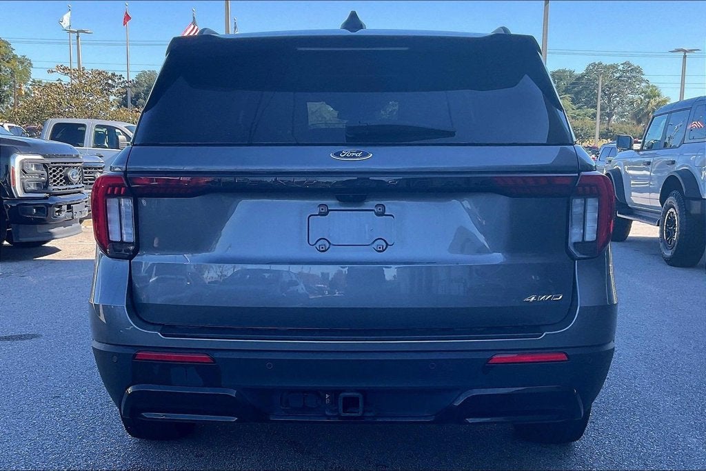 2025 Ford Explorer ST-Line