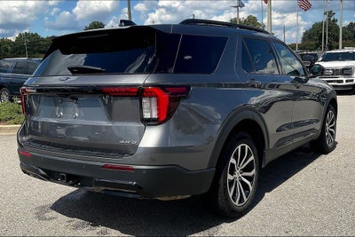 2025 Ford Explorer ST-Line