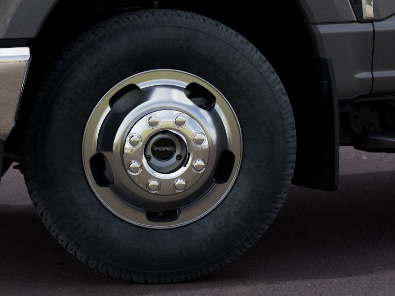 2027 Ford Super Duty F-350® XLT
