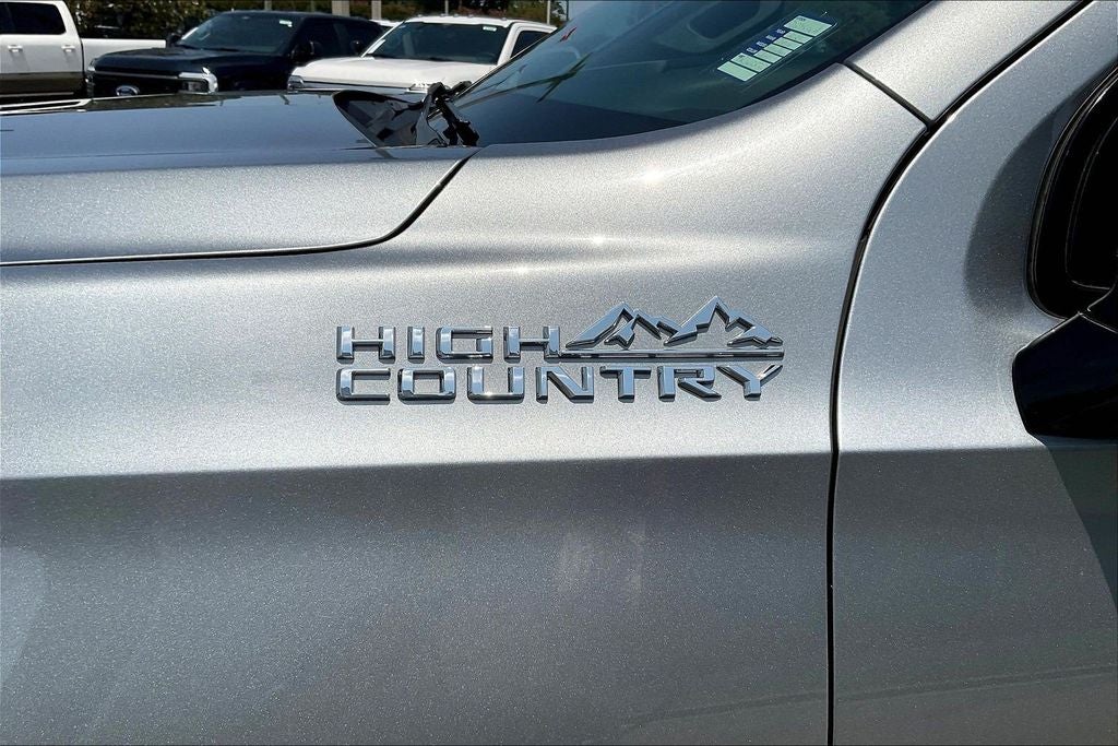 2023 Chevrolet Suburban High Country