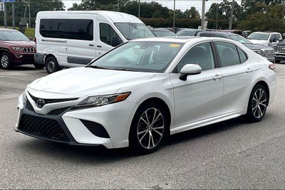 2020 Toyota Camry SE
