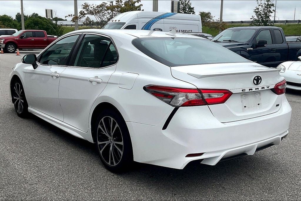 2020 Toyota Camry SE