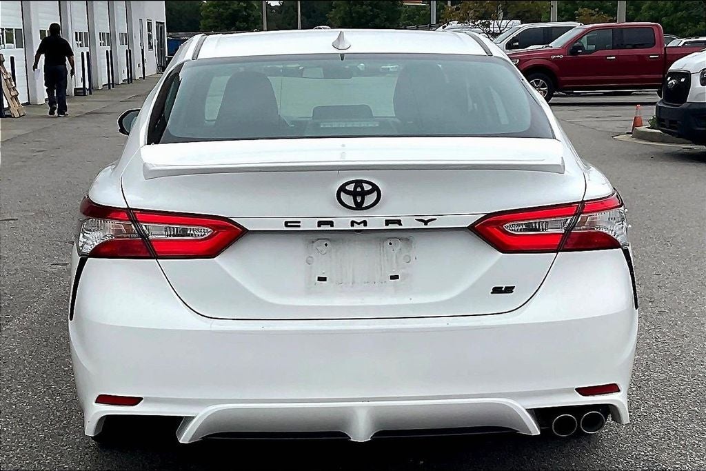 2020 Toyota Camry SE