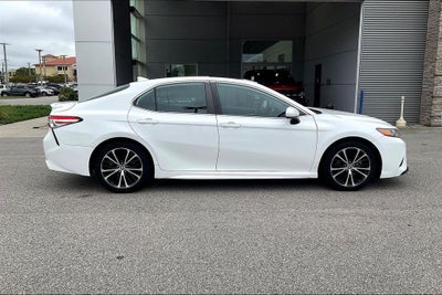 2020 Toyota Camry SE