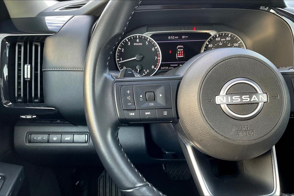 2025 Nissan Pathfinder SV