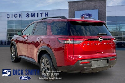 2025 Nissan Pathfinder SV