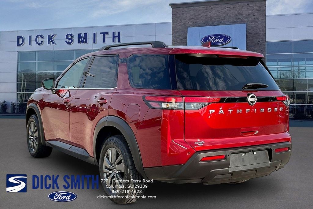 2025 Nissan Pathfinder SV