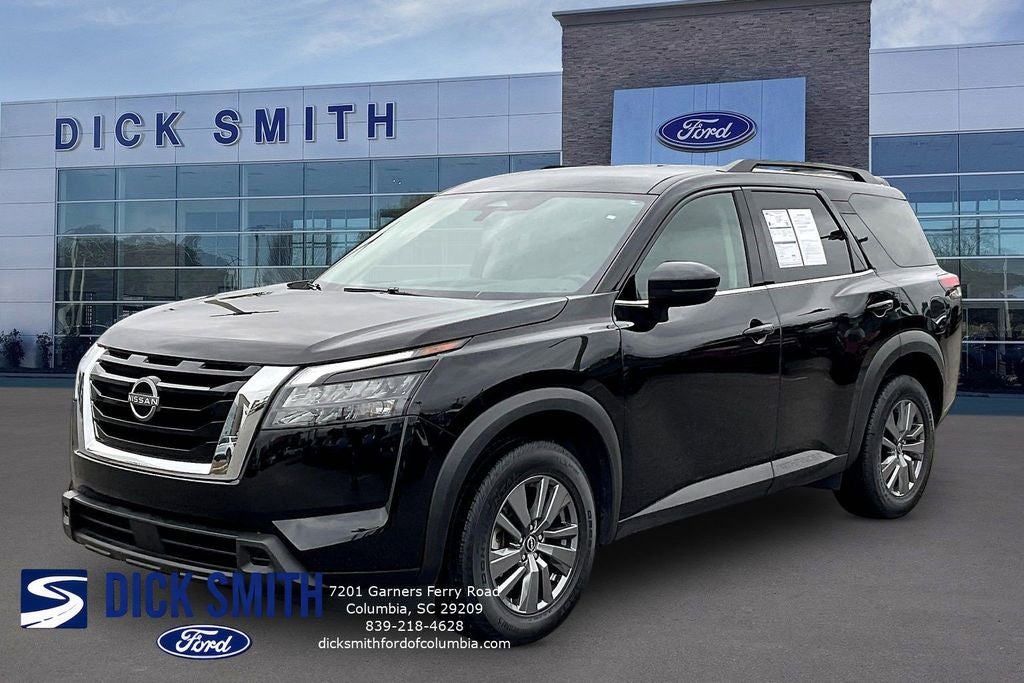 2025 Nissan Pathfinder SV