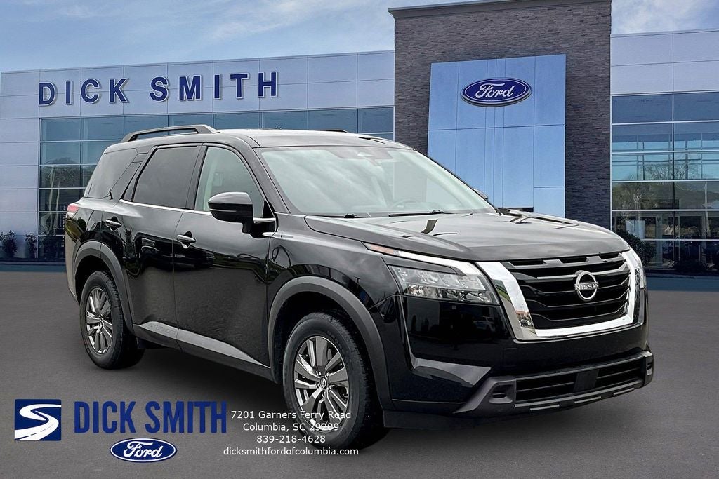 2025 Nissan Pathfinder SV