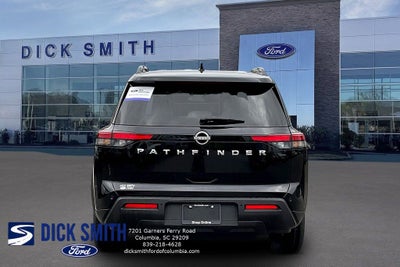 2025 Nissan Pathfinder SV