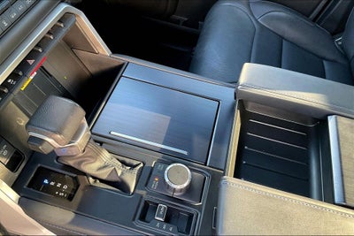 2023 Toyota Tundra Hybrid Platinum